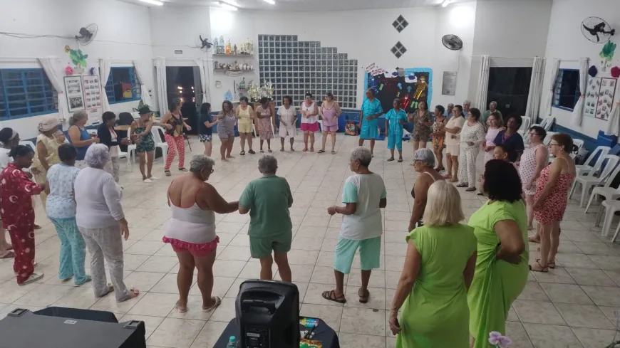 Programação Especial: Noite do pijama reúne 40 idosos no CCMI do Remanso Campineiro