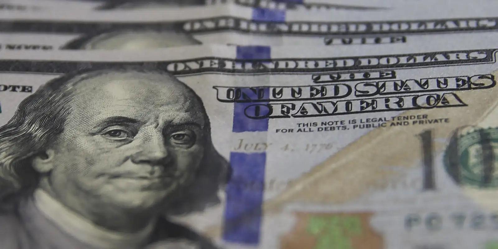 dolar-cai-pela-setima-vez-seguida-e-fecha-em-r$-5,64