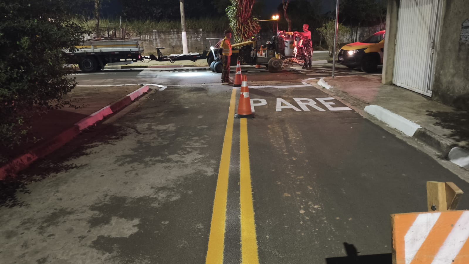 ruas-de-acesso-ao-novo-viaduto-enact-jardim-nova-europa-recebem-implantacao-da-pintura-de-sinalizacao-de-solo