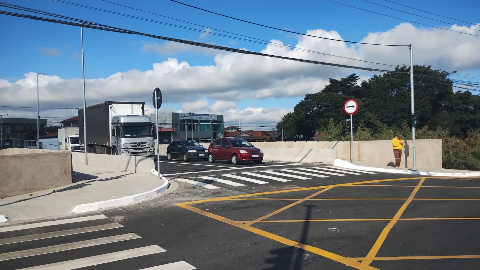 novo-viaduto-no-jd.-rosolem-ja-esta-em-operacao,-com-reorganizacao-attain-transito-na-regiao
